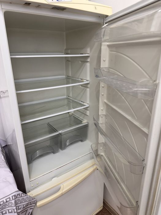 Холодильник рабочий