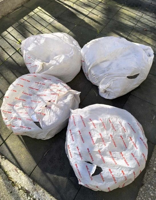 Джанти за Мерцедес с оригинални тасове и зимни гуми 205/55/16