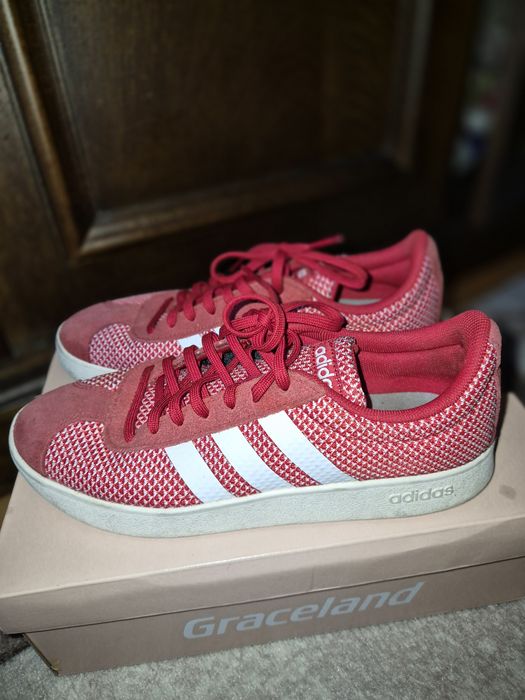 Кецове, адидас велур и плат.