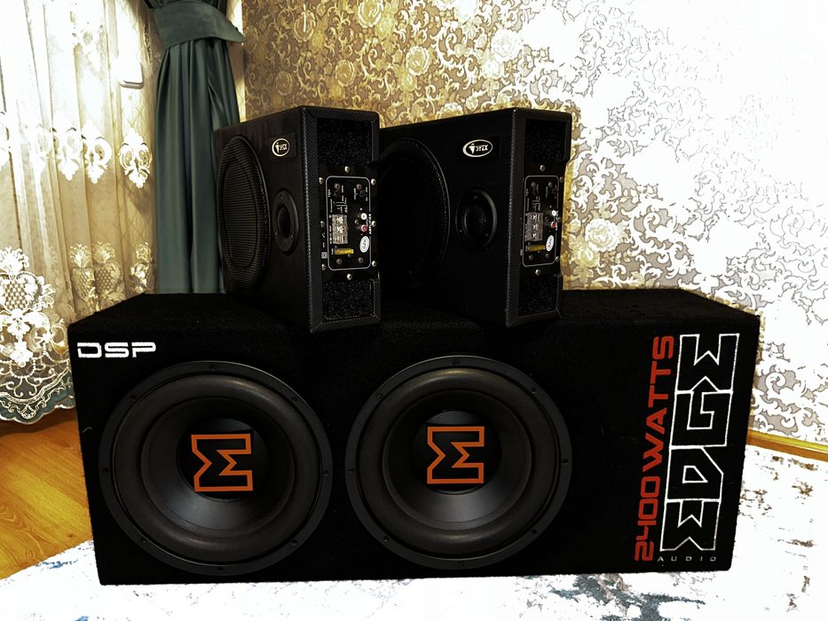 В продаже саббуфер для машины 2шт буфер под сиденье