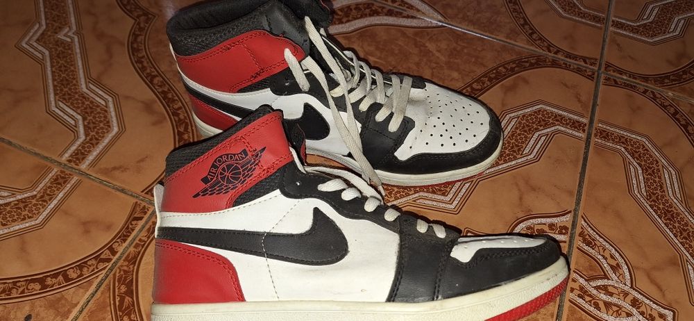 Adidasi Nike Jordan