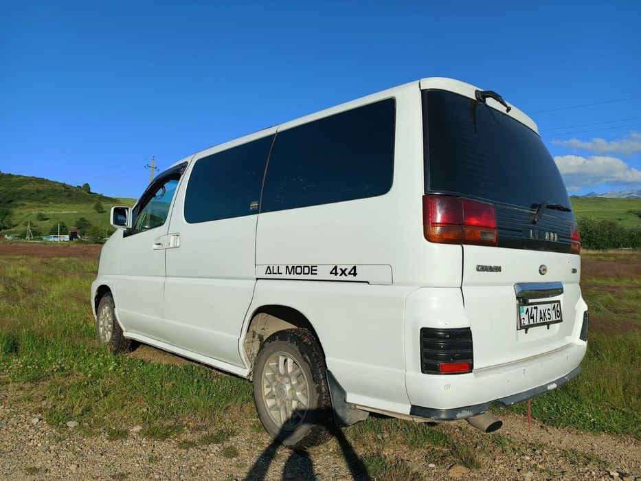 Продам Nissan Elgrand