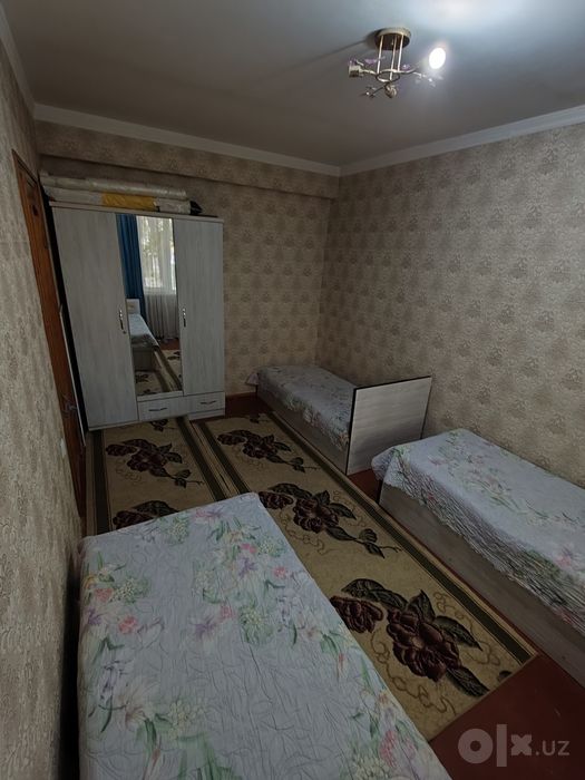 Продам три кровати и шифонер
