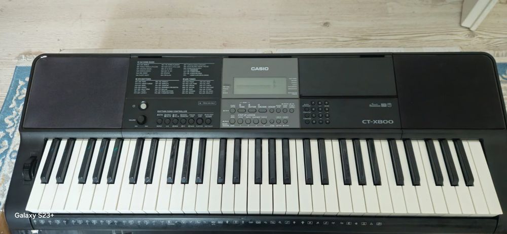 Продам синтезатор casio