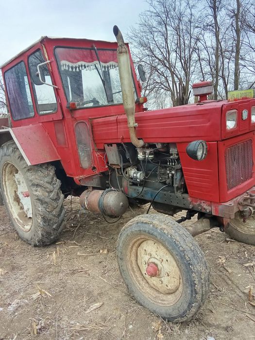 Vând tractor utb650 cu toate utilajele
