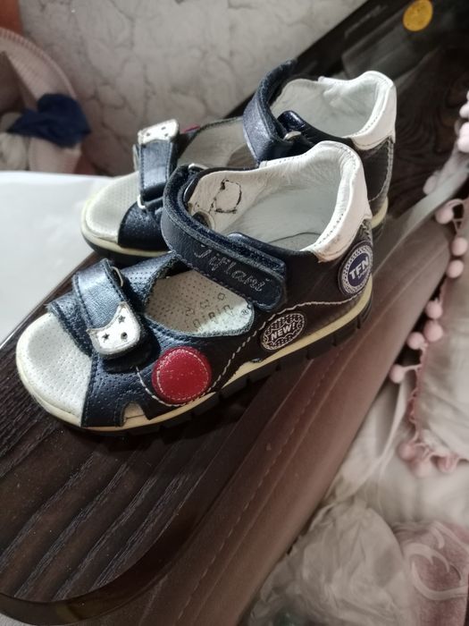 Продам сандали от Тиффани