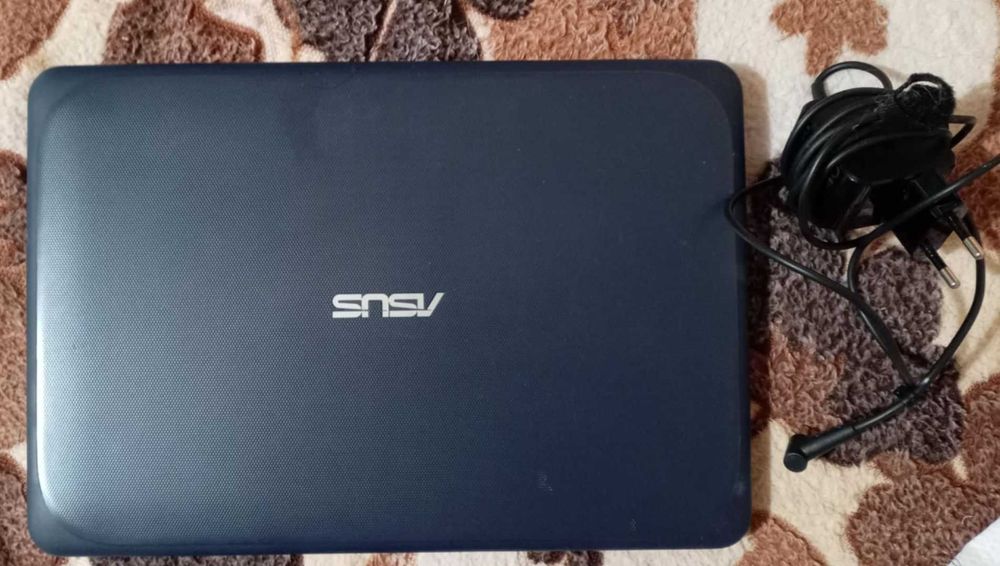 ASUS лаптоп 11.6″ – лек, компактен, Windows 10 Pro