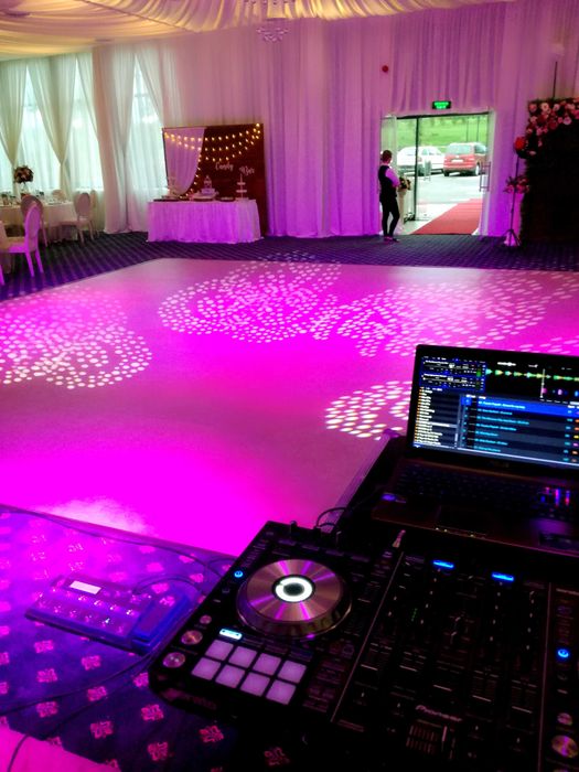 Dj şi MC evenimente (echipament profesional sunet şi lumini)