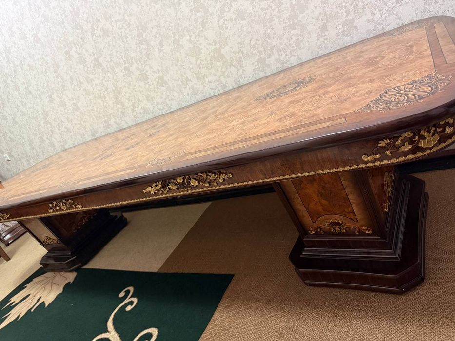 Mexmonxona uchun stol stullar