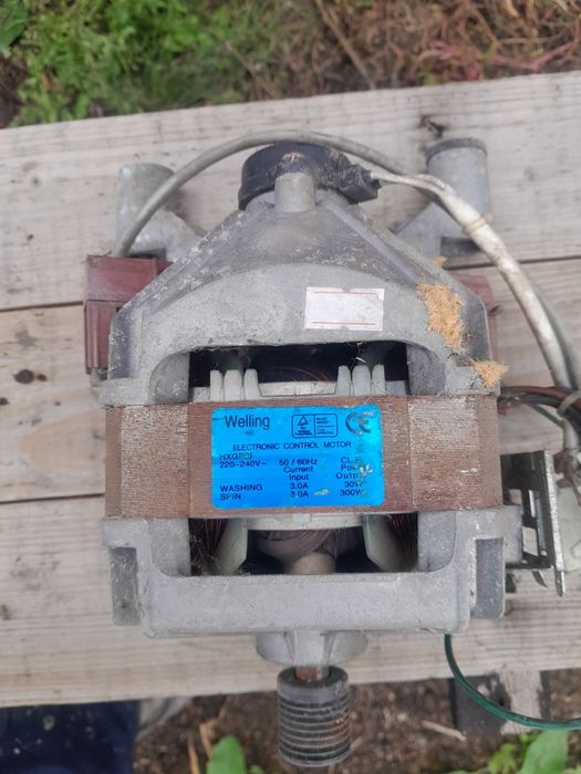 Продам  электродвигатели от стиральных машин.