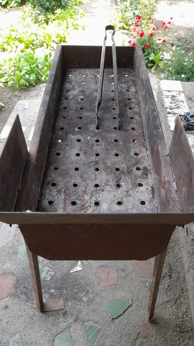 Мангал б/у в хорошем состоянии.