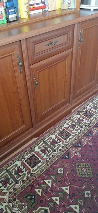 Комод коричневого цвета