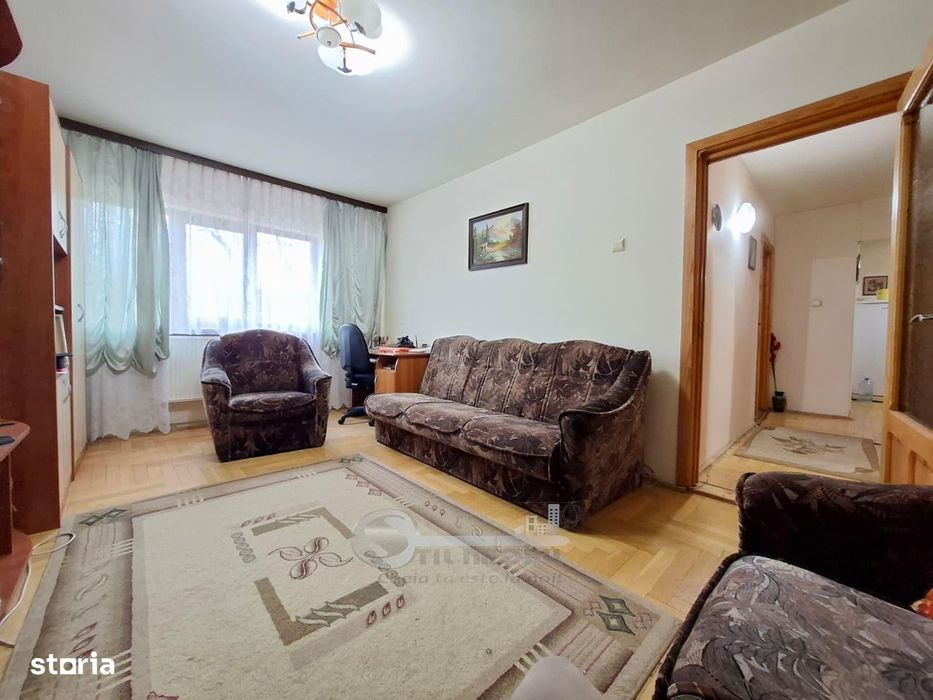 Apartament 3 camere decomandat, Nicolina, baie cu geam