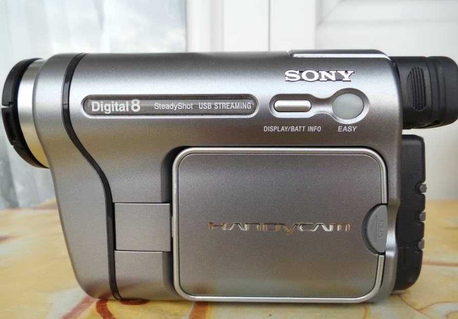 Sony Handycam digital8 PAL Hi8 Digital Camcorder