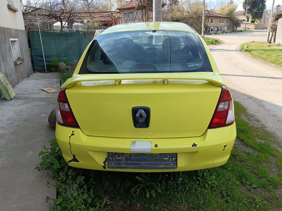 Продавам Рено Клио