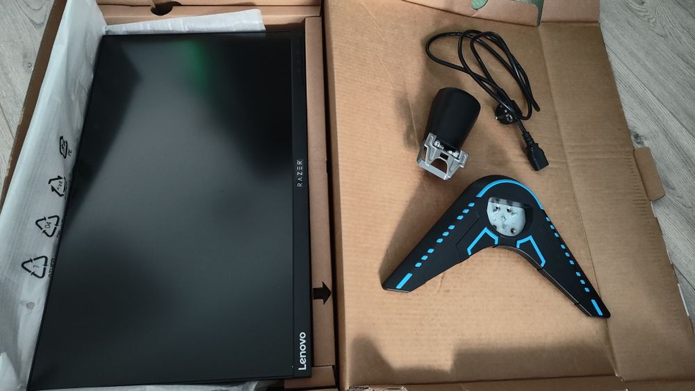 Monitor Gaming Lenovo