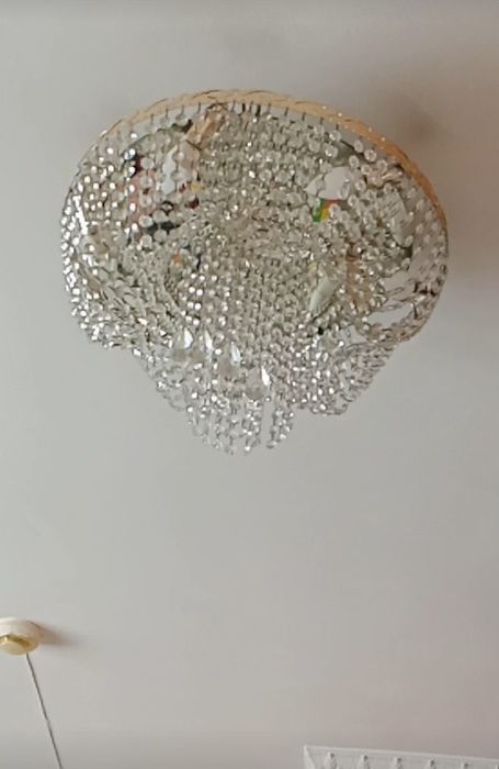 Продам люстру хрустальную