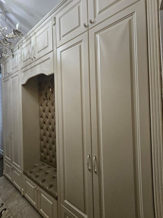 Продам шкаф бежевый