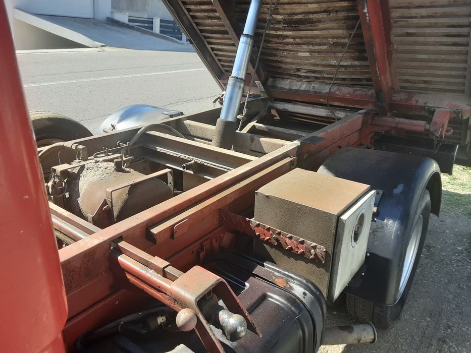 Vînd iveco basculabil