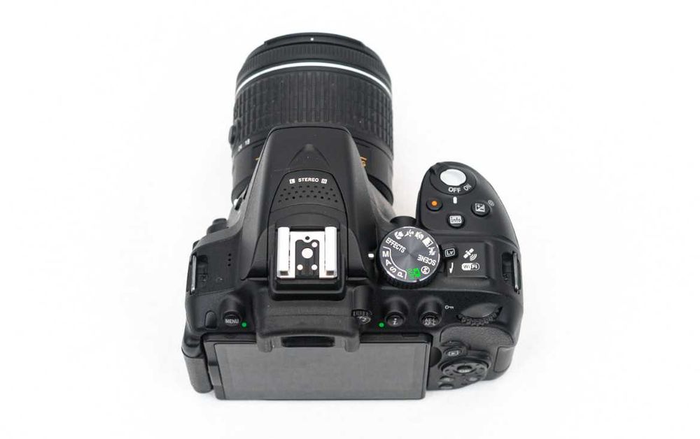 Nikon D5300 - Kit + 18-55mm - 2.400 de cadre - Aparat foto DSLR