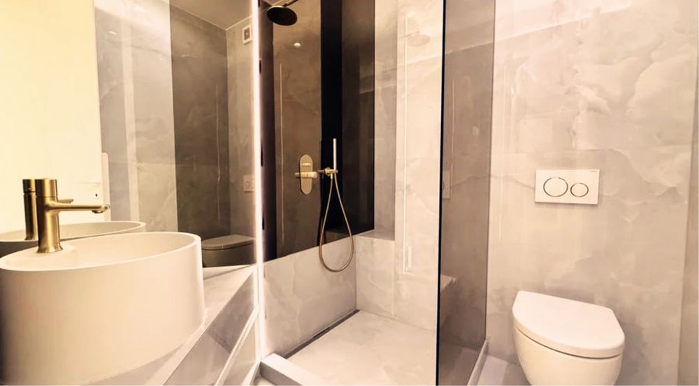 Ofer spre inchiriere ap 3 camere Cortina North cu 2 locuri parcare
