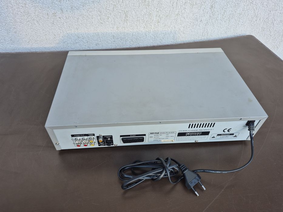 Vând DVD Player Marca RED STAR model 230
