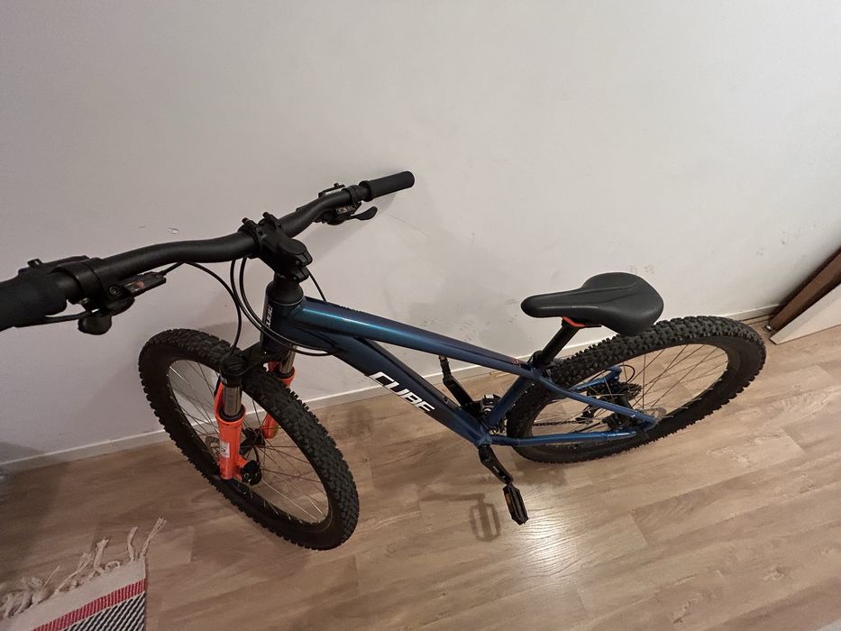 Vand bicicleta cube acid 260 folosita de foarte putine ori