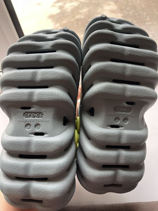 Продам оригинальную  обувь crocs