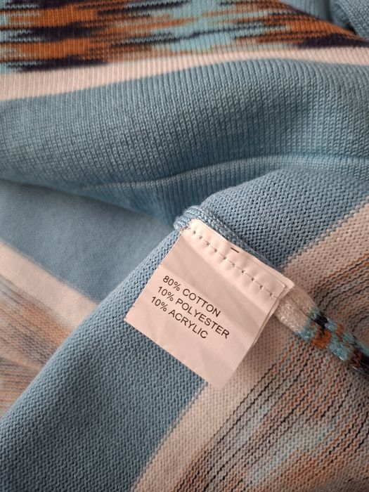 Продам 2е кофты раз.52-54