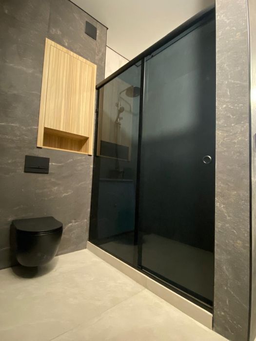 Стеклянные душевые кабины