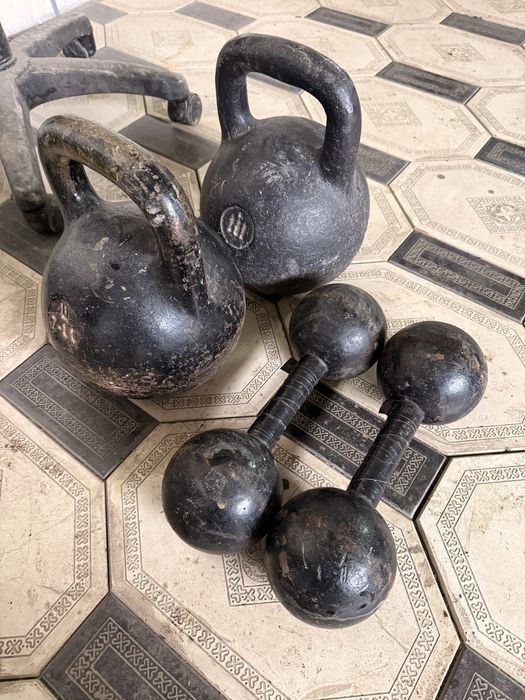 Продам Гиря и гантель