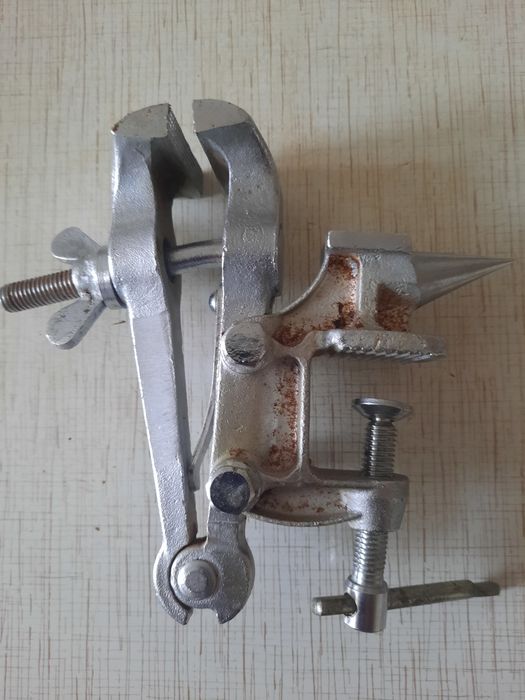 Тиски винтовые ноые