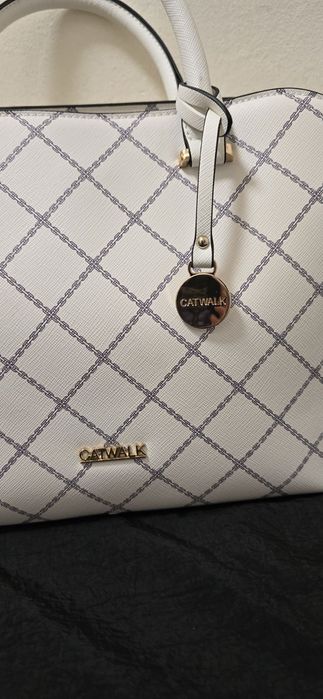 Нова. Дамска оригинална чанта със къса и дълга дръжка. Catwalk.