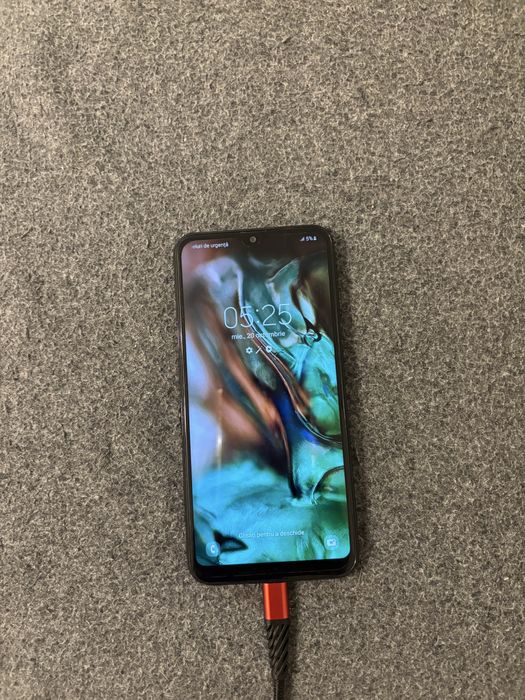 Vand diverse telefoane