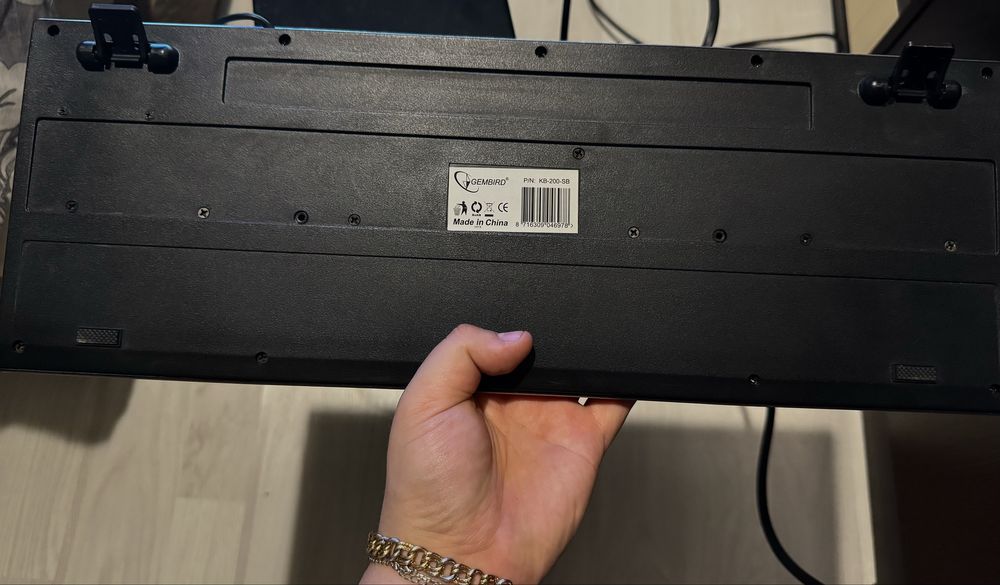 Vând calculator pentru piese de schimb