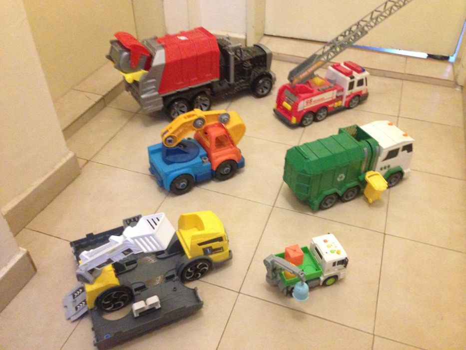 Различни играчки, колички