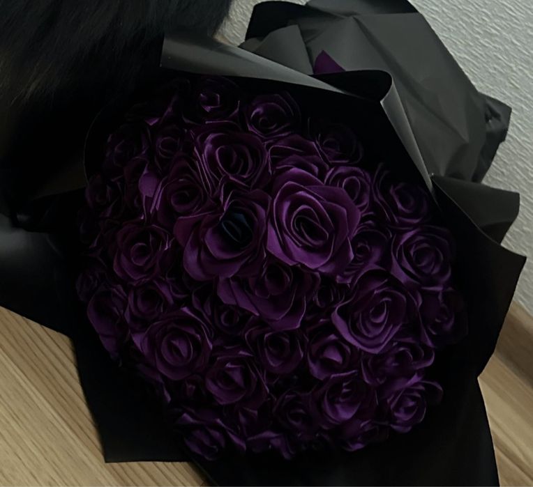 букет из атласных роз