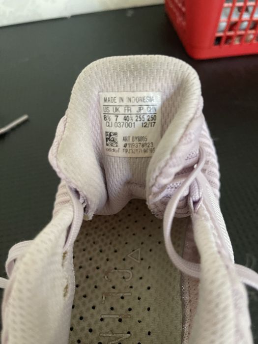 Продам кроссовки Adidas б/у, размер 40,5