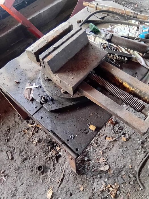 Тиски продам советские