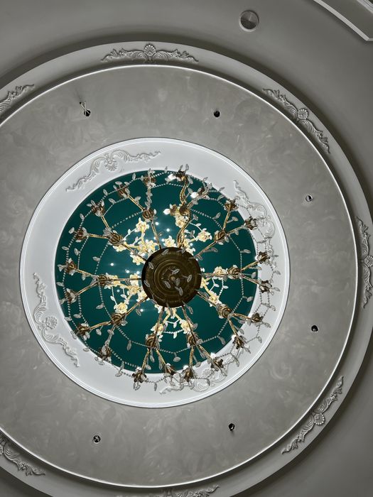 Люстра тойханаға, үйге