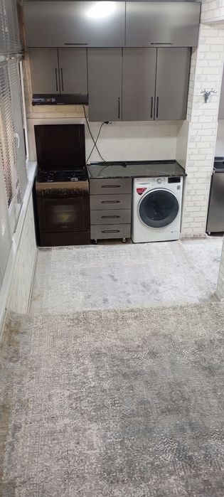 Navoyi shahar, 7 mkr 3-etaj 3 xonali uy