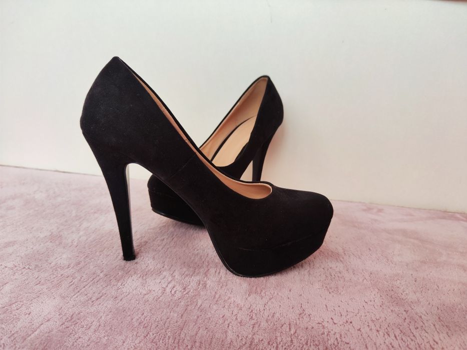 Дамски обувки с платформа