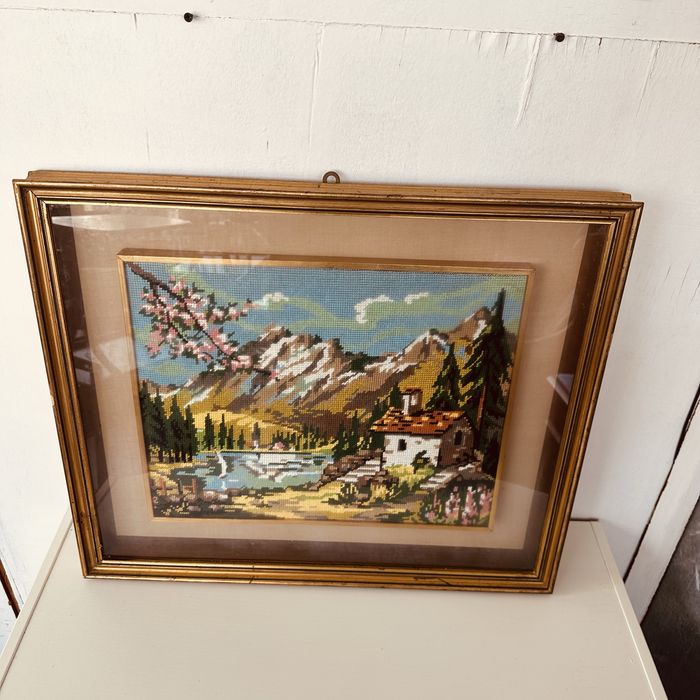 Ръчно ушит гоблен – планински пейзаж, 64×54 см, с рамка и стъкло
