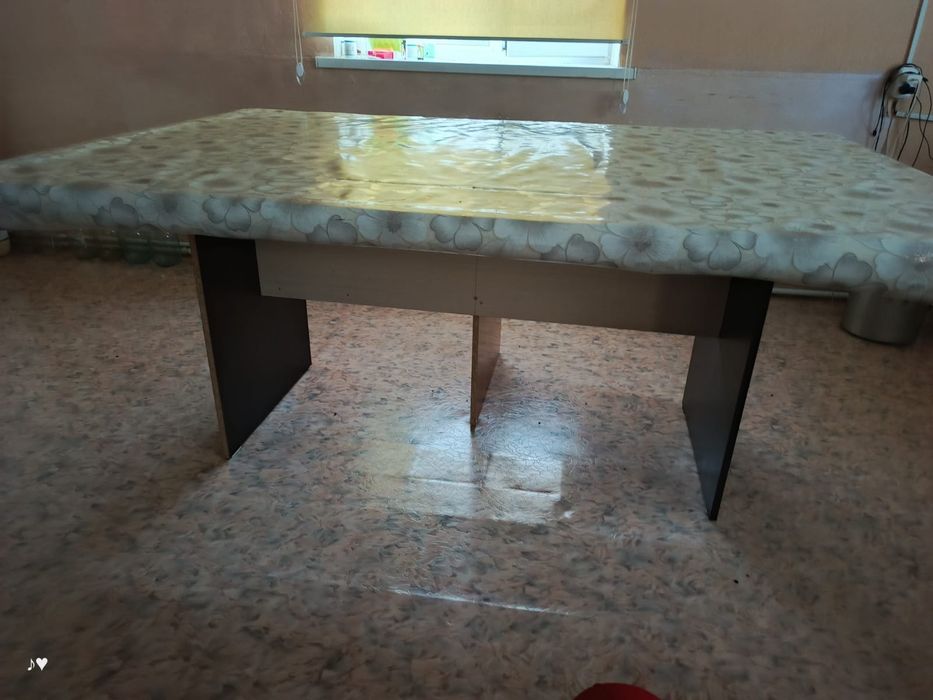 Продам стол со стульями