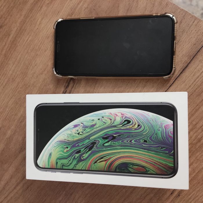 Продам Iphone XS 64 GB