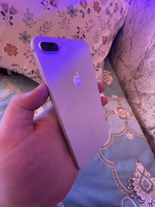айфон 8+ 64гб