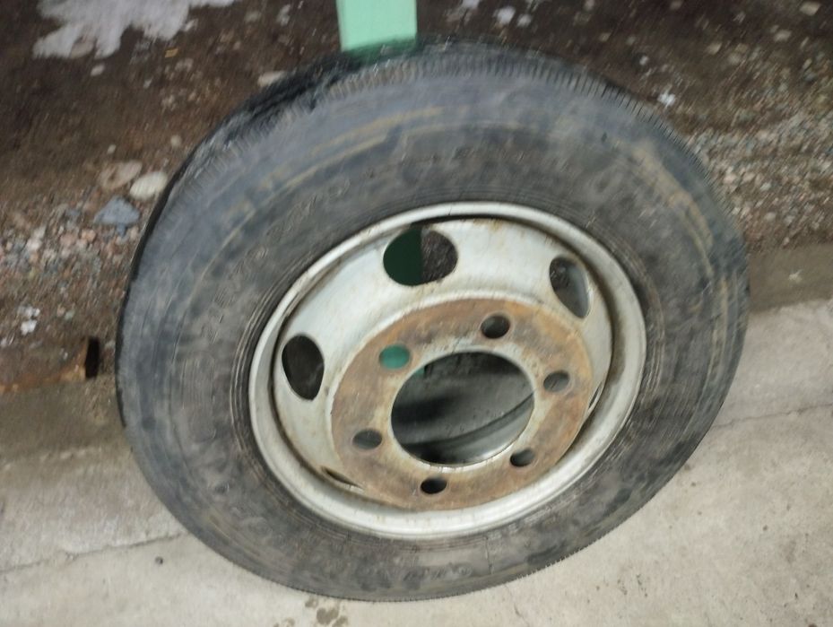 Балон на грузавую машину