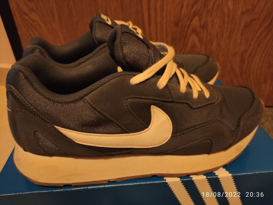 Маратонки Nike и Under Armour, 44 номер