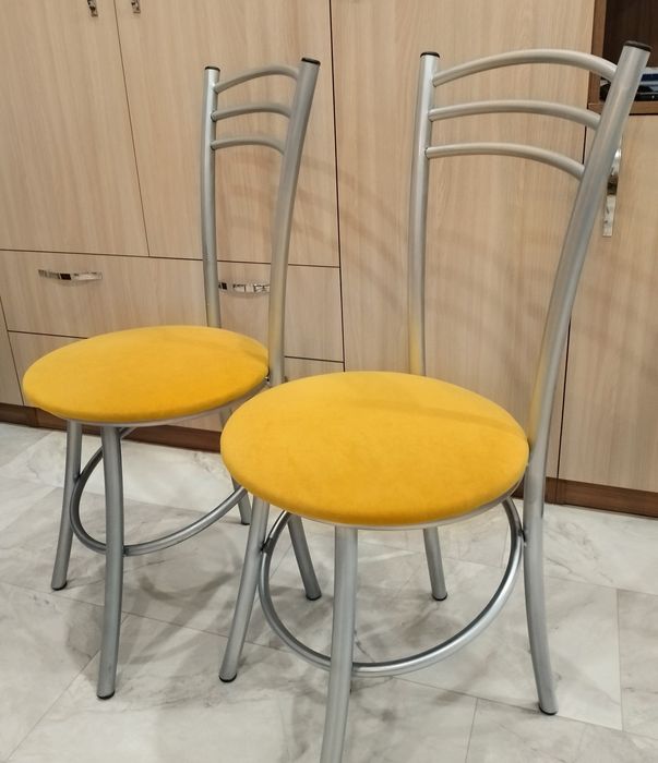Продам стулья металлические.