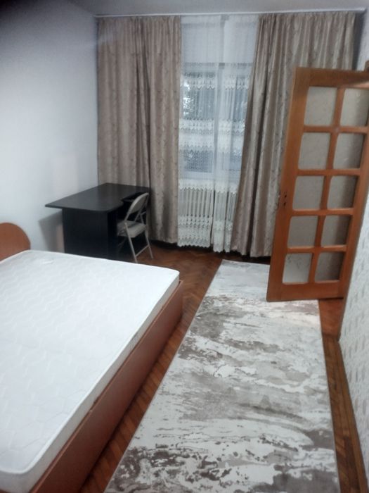 Rm. Vâlcea., închiriez apartament.